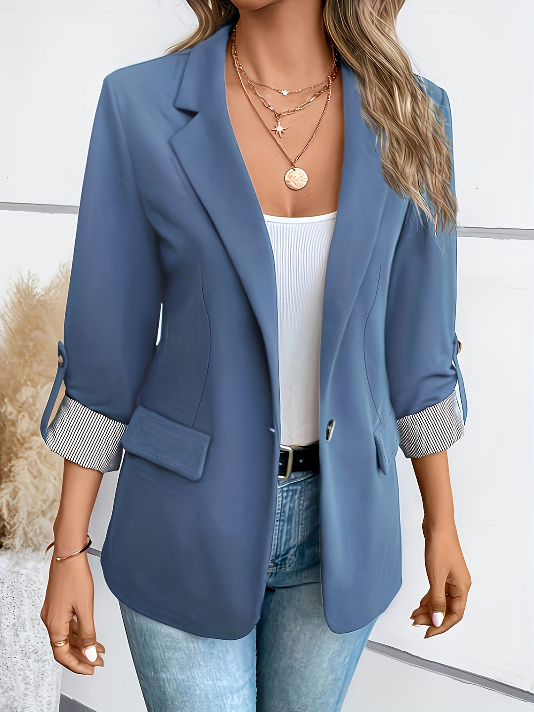 Blazer – Roll-Up Mouwen & Enkele Knoopsluiting