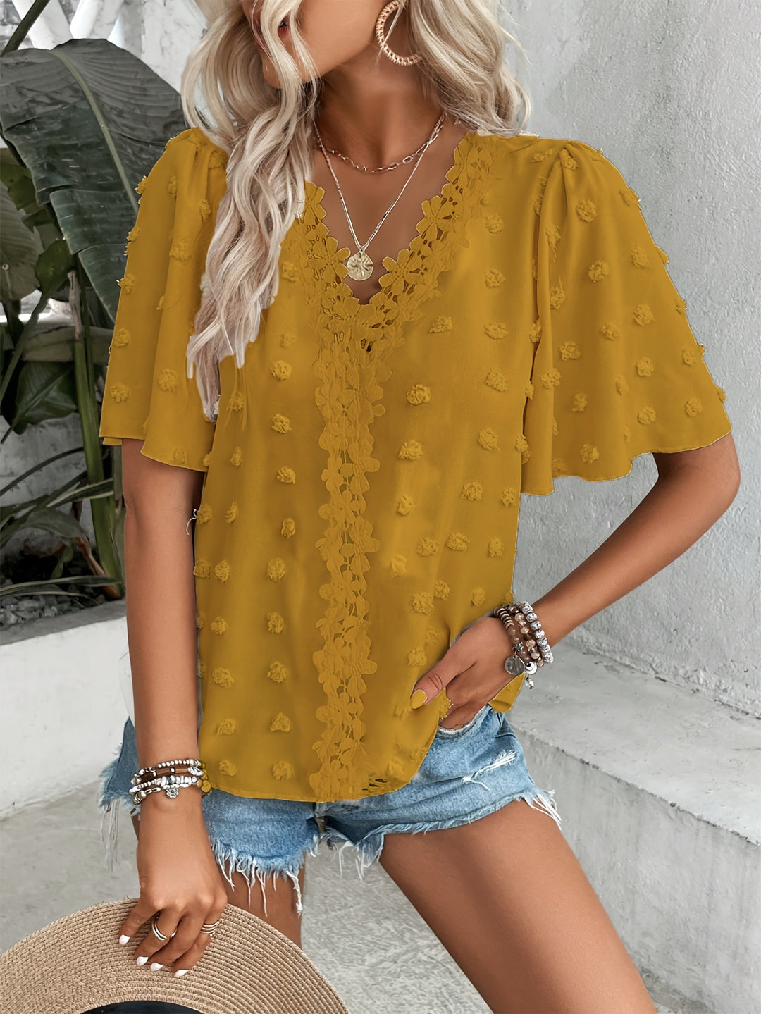 Blouse – Contrasterend Kant & Vlindermouwen Ontwerp
