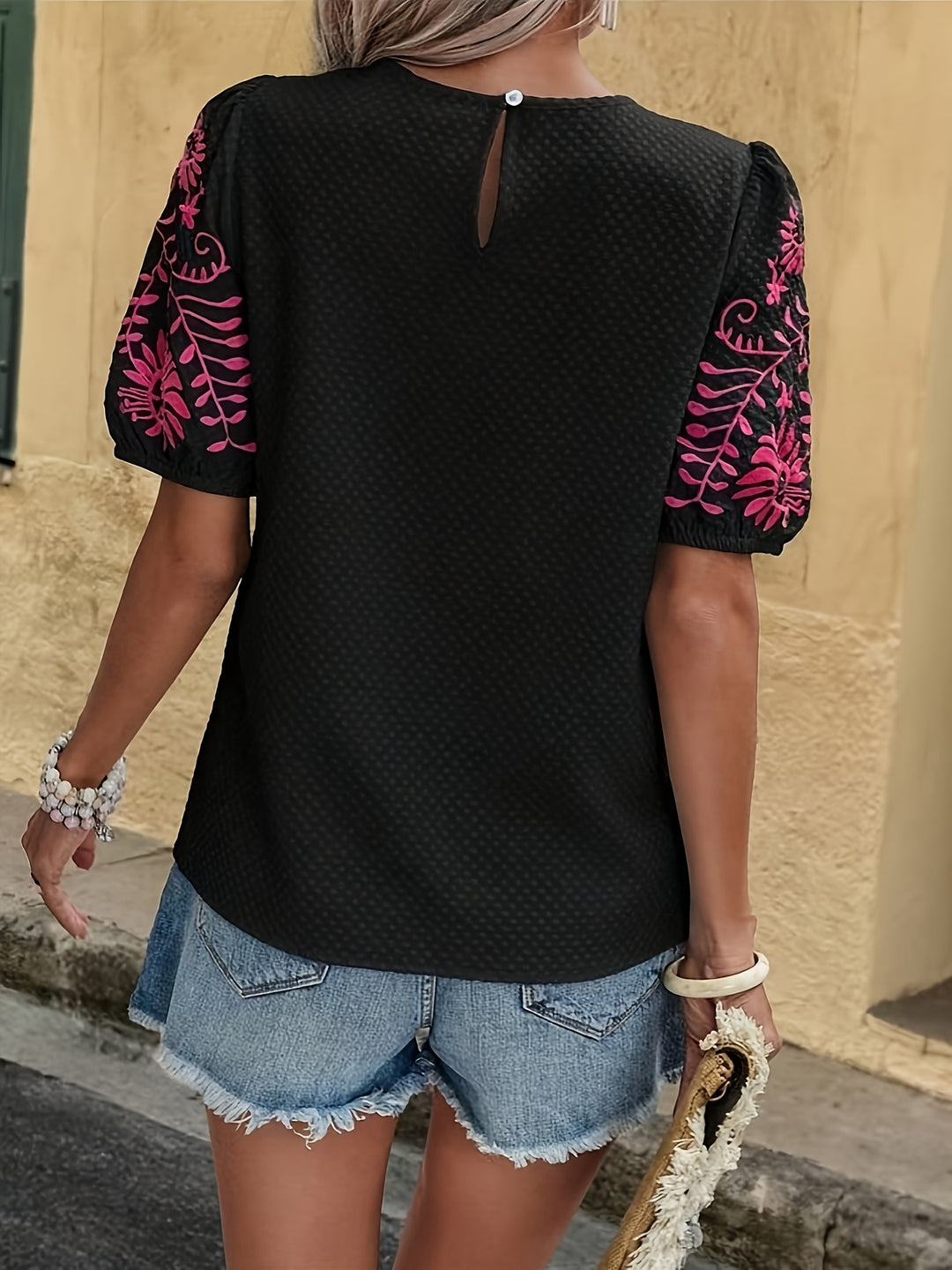 Blouse – Geborduurd Bloemenpatroon & Ademend Materiaal