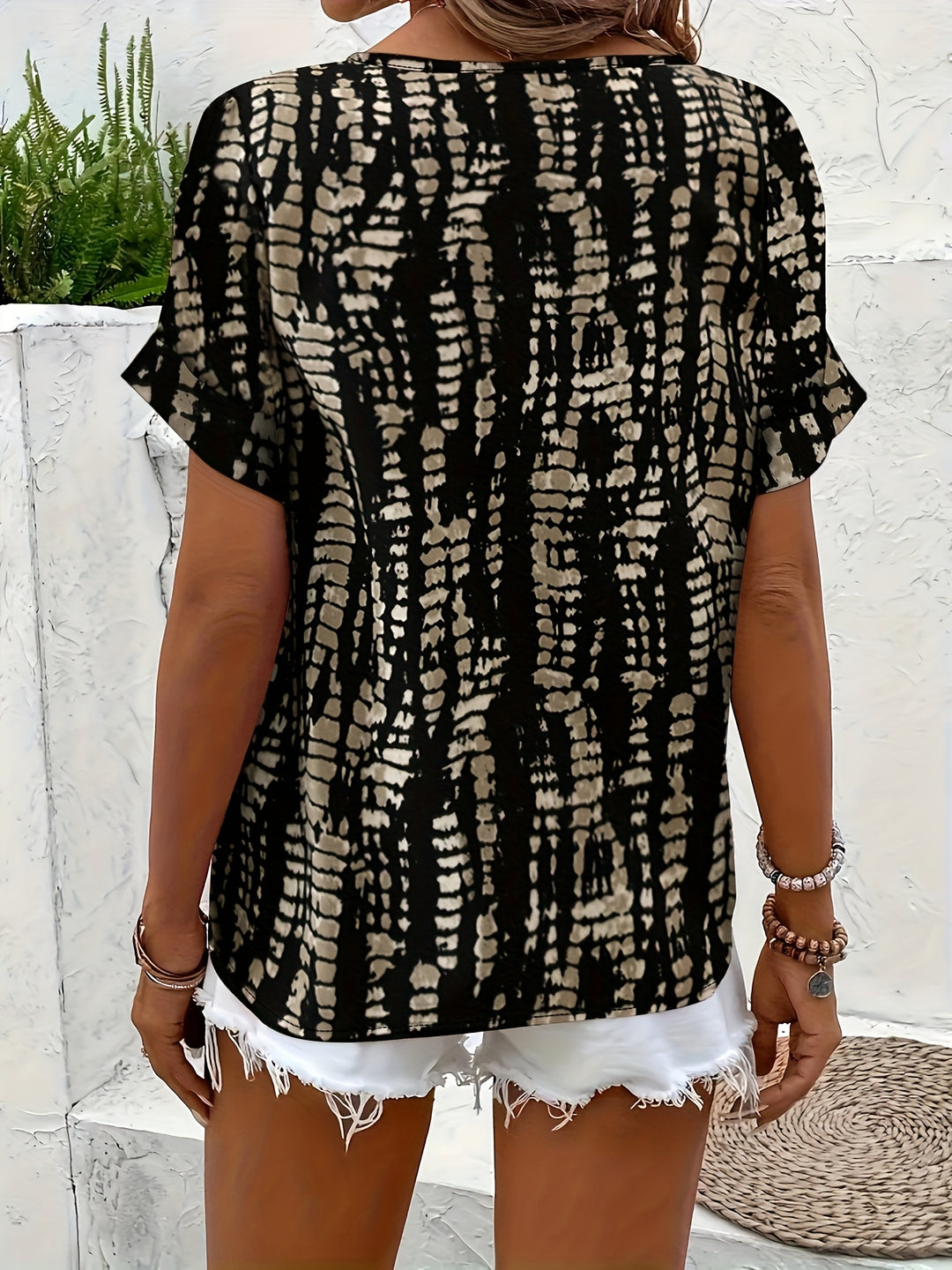 Blouse – Inkeping V-Hals & Korte Mouwen