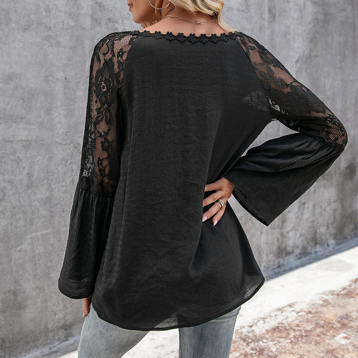Blouse – Opengewerkte V Hals & Losse Vorm