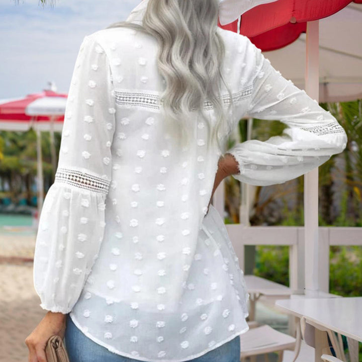 Blouse – V-Hals Met Kantopeningen & Luchtig Draagcomfort