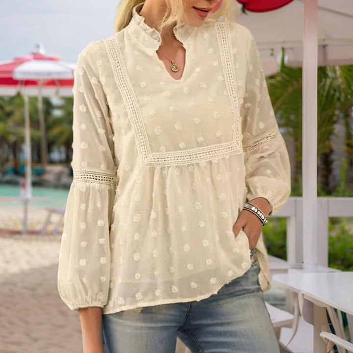 Blouse – V-Hals Met Kantopeningen & Luchtig Draagcomfort