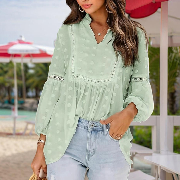 Blouse – V-Hals Met Kantopeningen & Luchtig Draagcomfort