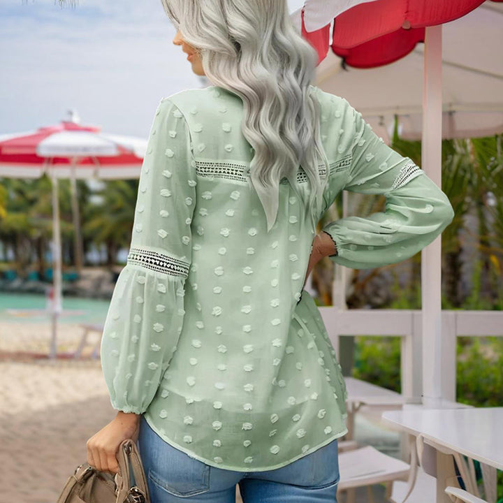 Blouse – V-Hals Met Kantopeningen & Luchtig Draagcomfort