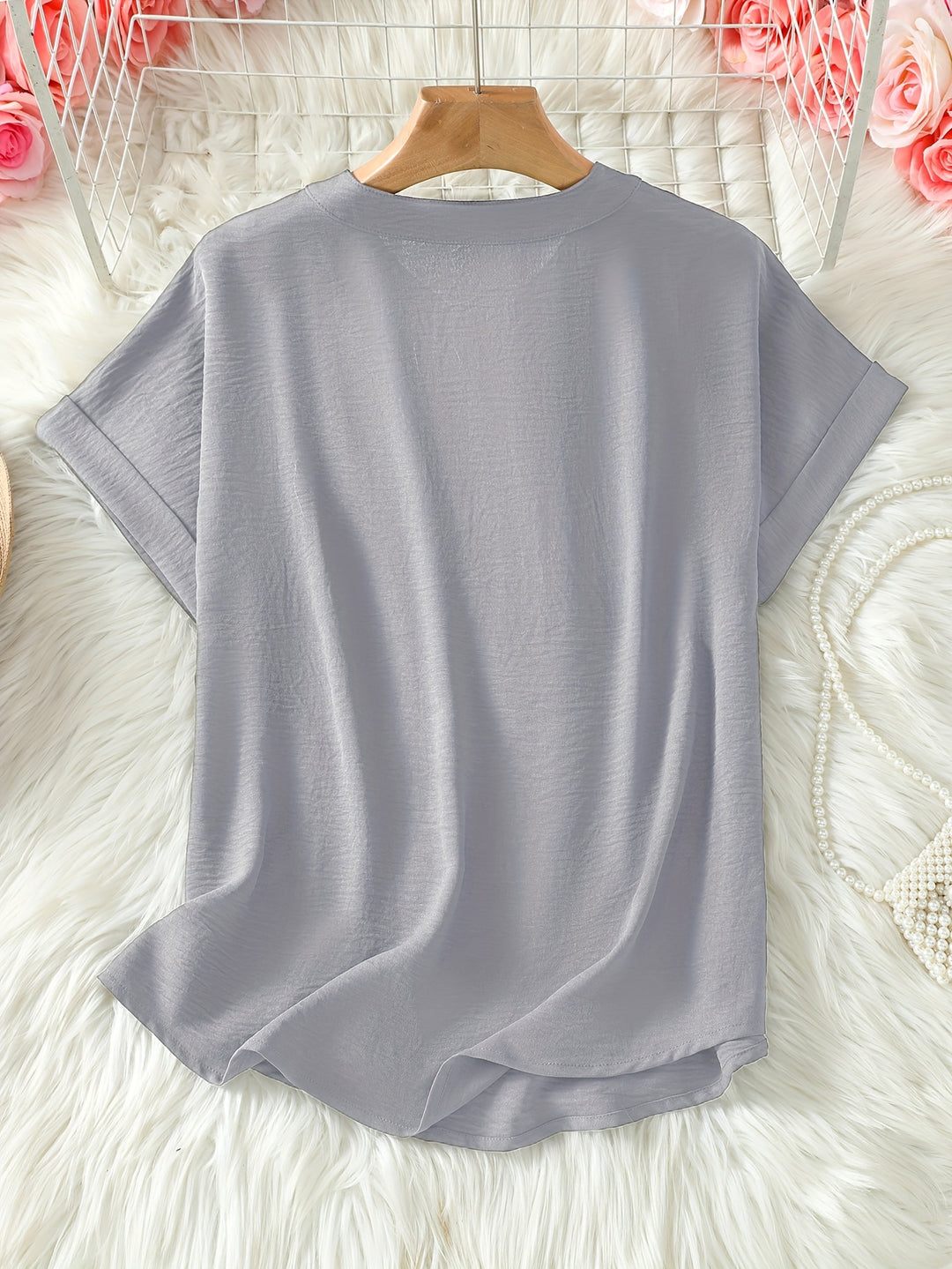 Blouse – V-hals & Losse Pasvorm met Korte Mouwen