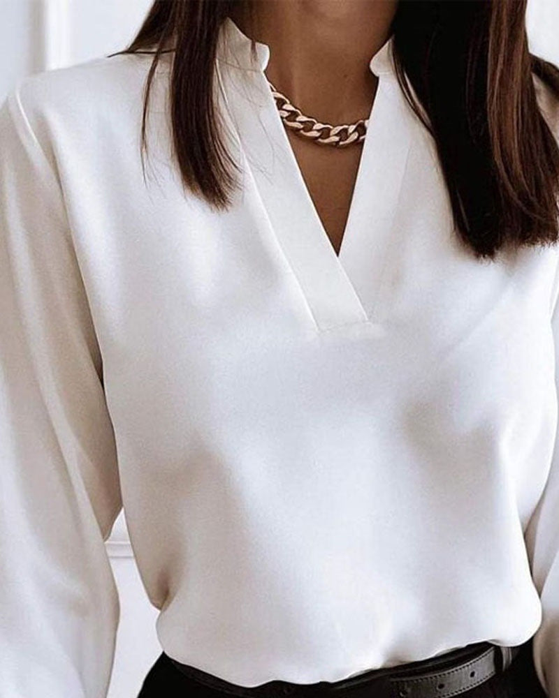 Blouse – V-hals & Ruimvallend Ontwerp