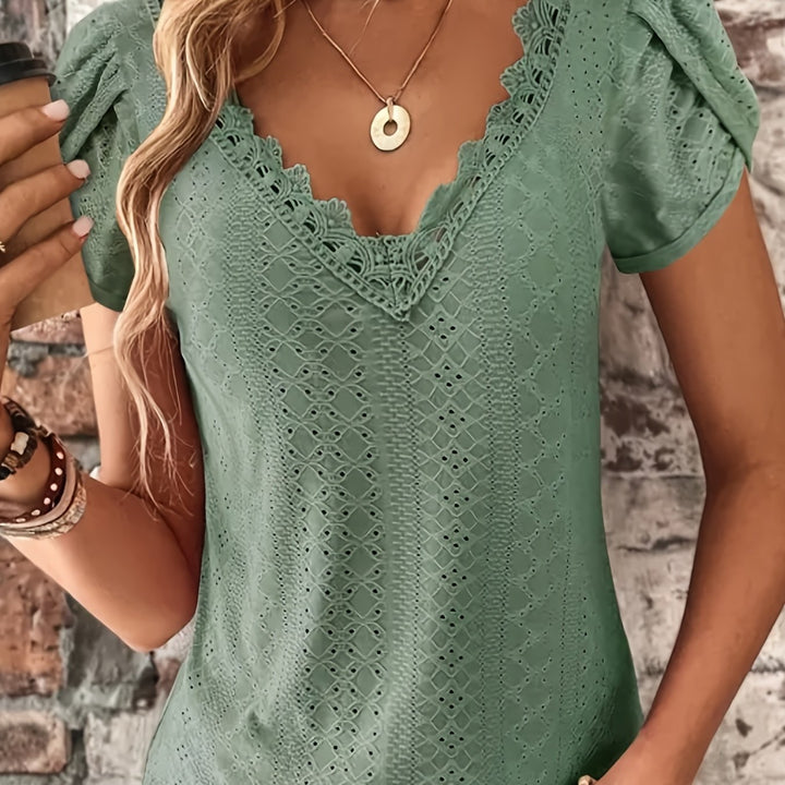 Blouse – V-hals met Kanten Bies & Flexibele Pasvorm