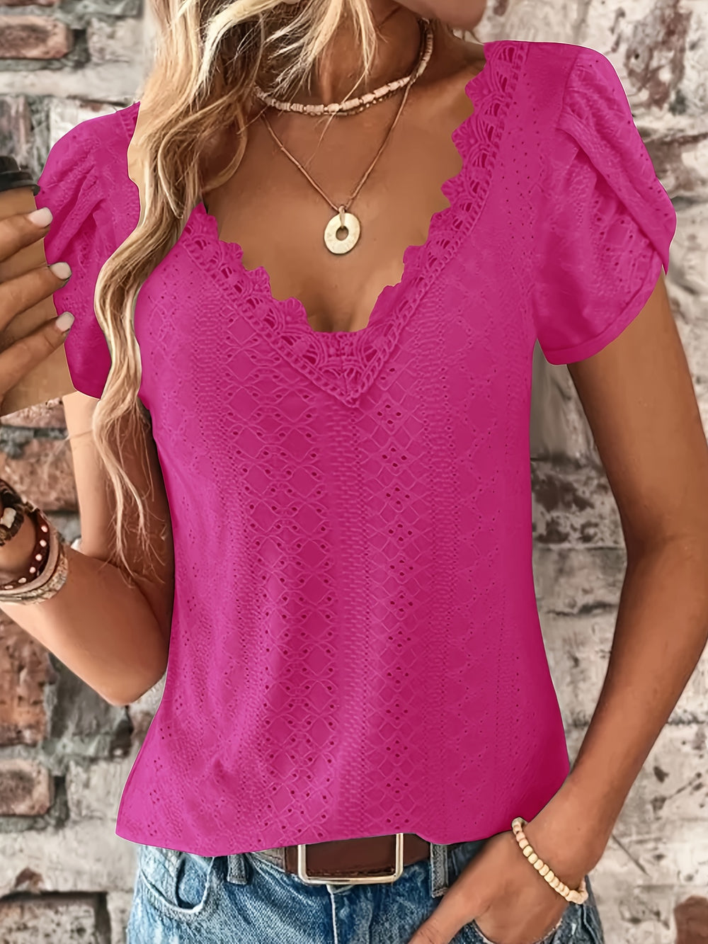 Blouse – V-hals met Kanten Bies & Flexibele Pasvorm
