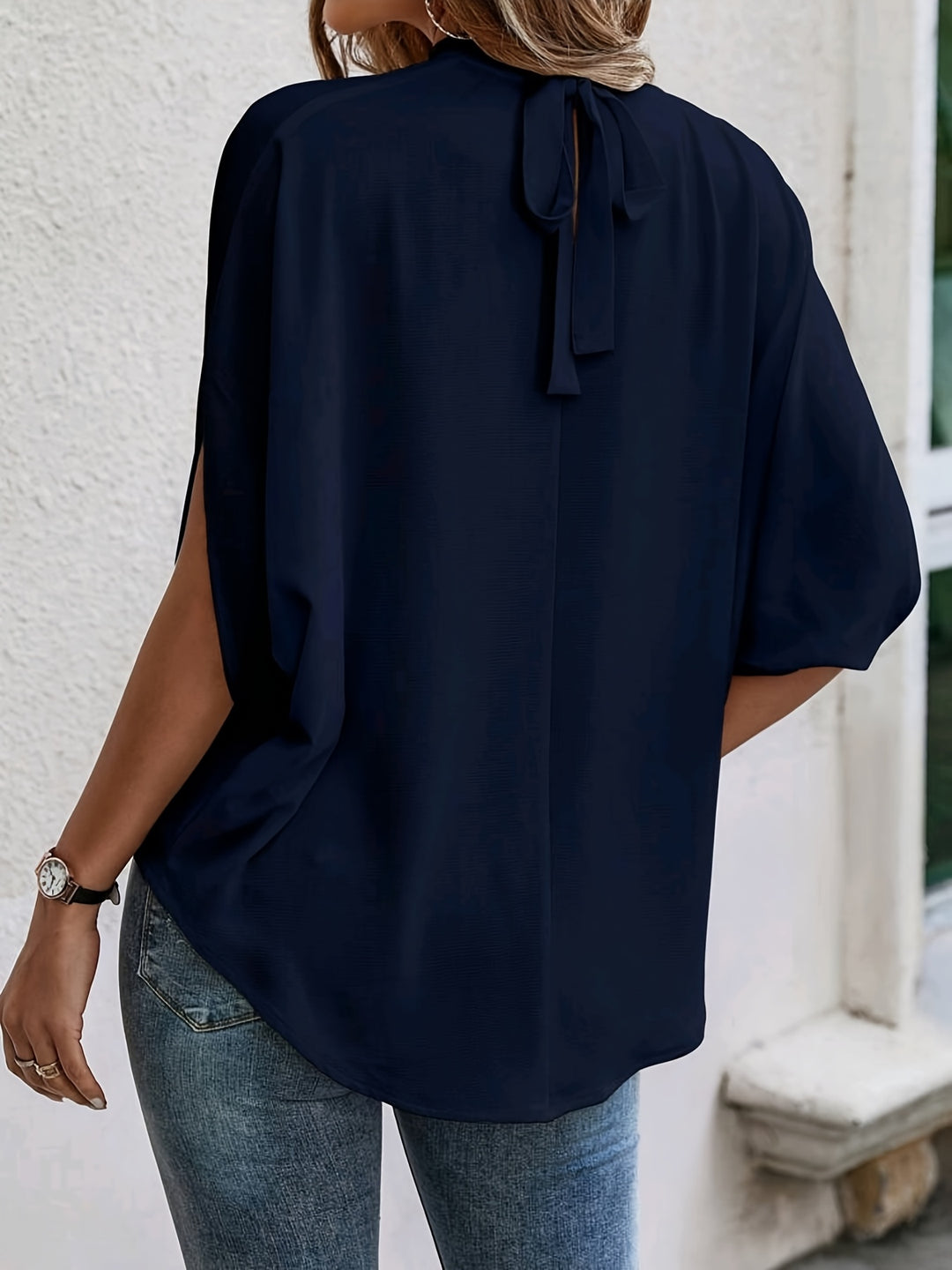 Blouse – Vleermuismouwen & Ronde Hals met Strikdetail