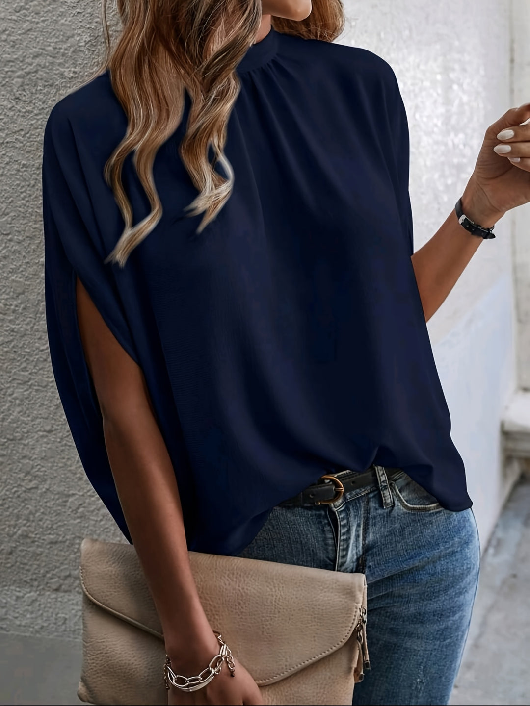 Blouse – Vleermuismouwen & Ronde Hals met Strikdetail