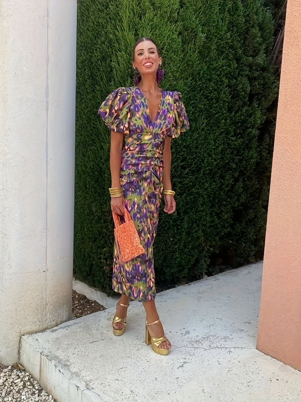 Bodycon Jurk – Geplooide Taille & V-Hals met Puff Mouwen
