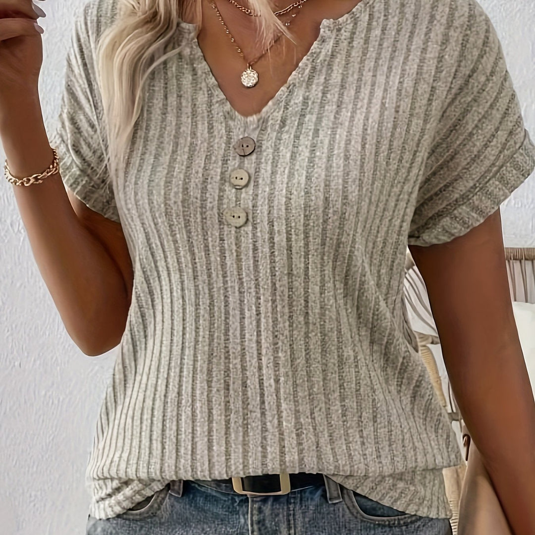 Casual Gestreept T-Shirt – V-Hals Ontwerp & Knoopsluiting