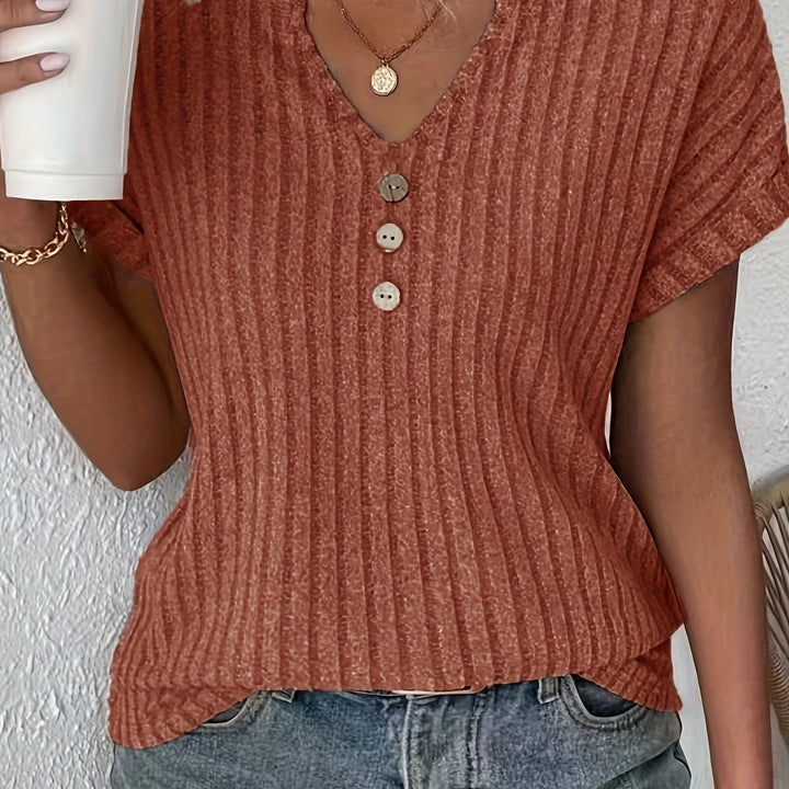 Casual Gestreept T-Shirt – V-Hals Ontwerp & Knoopsluiting
