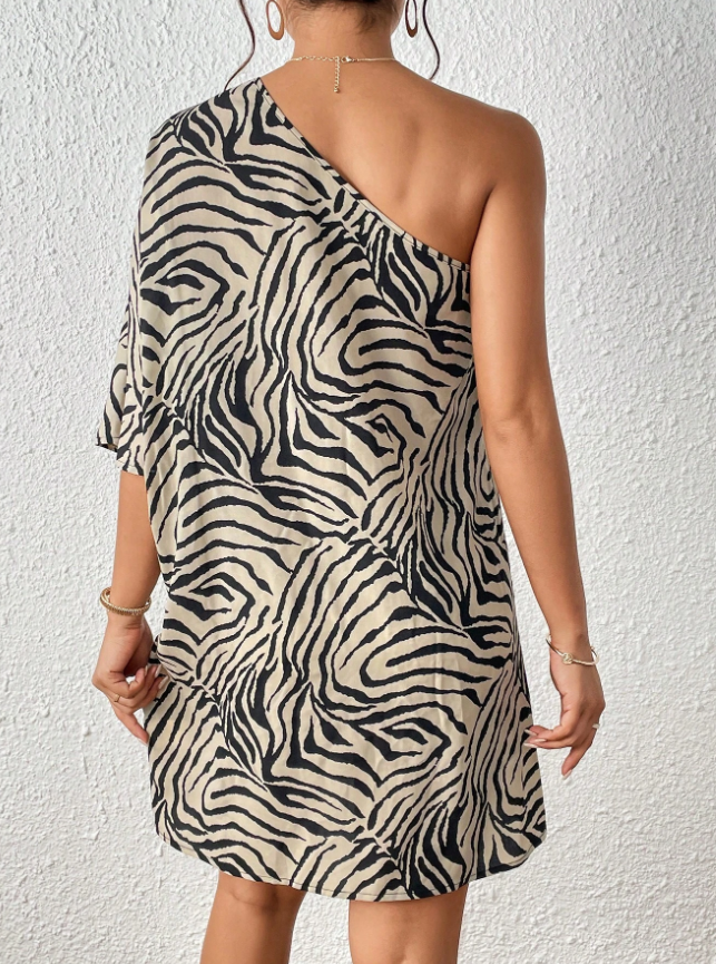 Casual Jurk – Asymmetrische Kraag & Natuurlijke Taille
