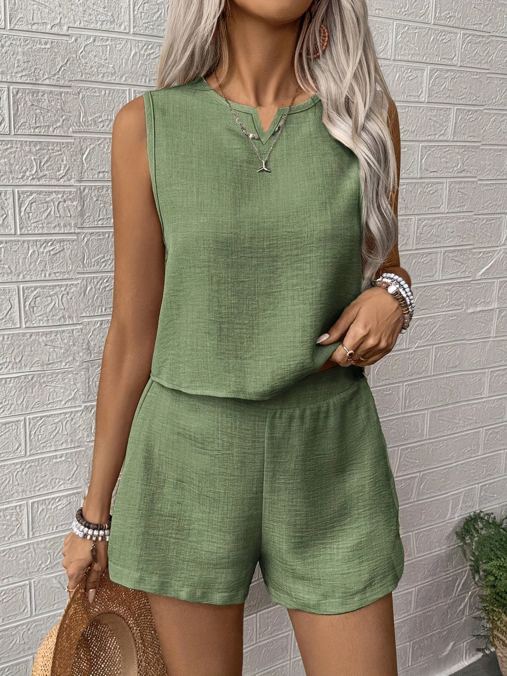 Casual Set – Mouwloze Blouse met Knoopdetail & Regular Fit Broek