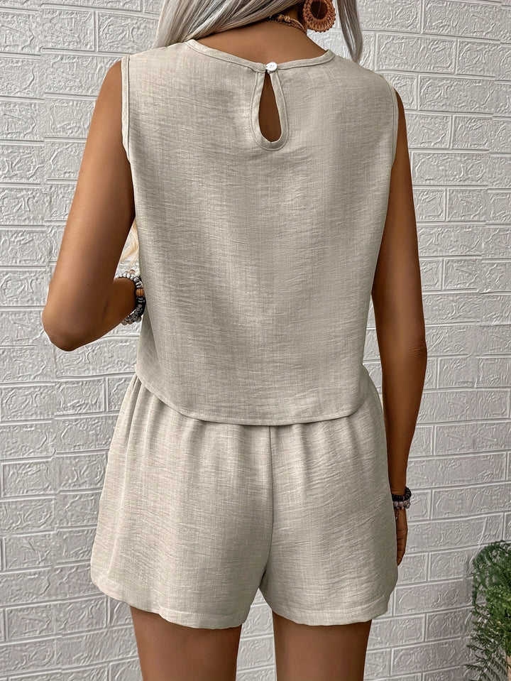 Casual Set – Mouwloze Blouse met Knoopdetail & Regular Fit Broek