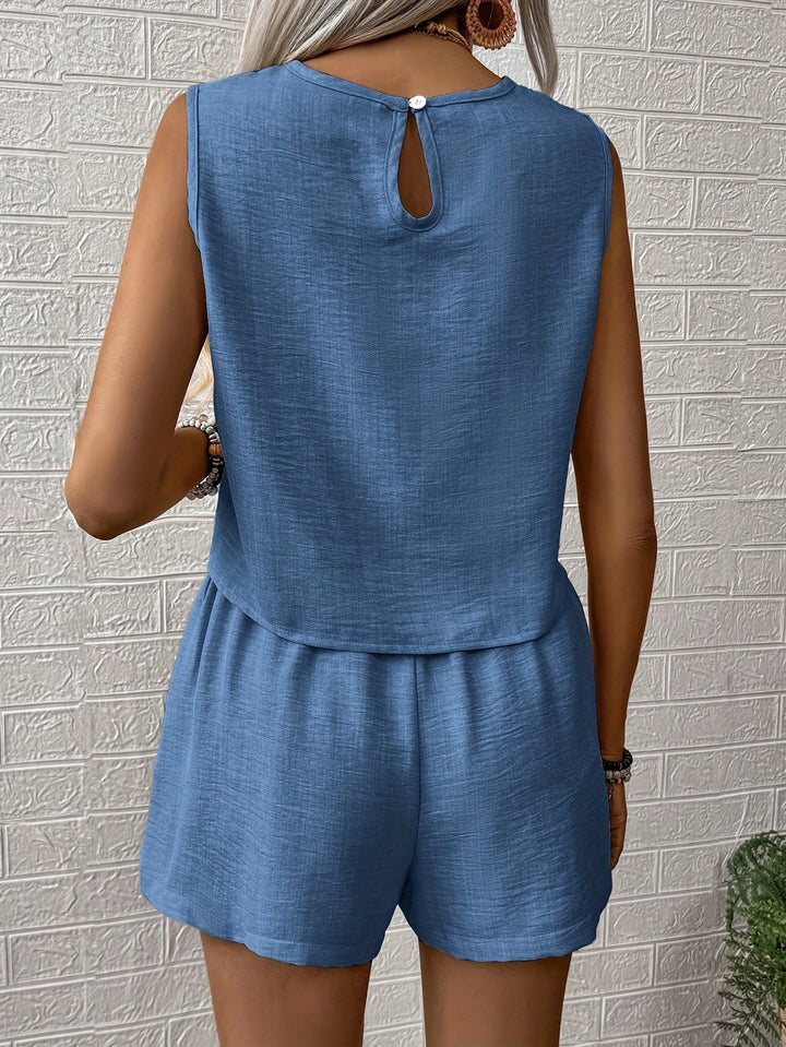 Casual Set – Mouwloze Blouse met Knoopdetail & Regular Fit Broek
