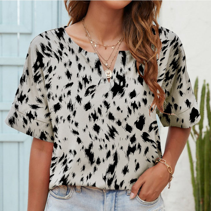 Casual T-shirt – V-hals & Korte Mouwen met Print