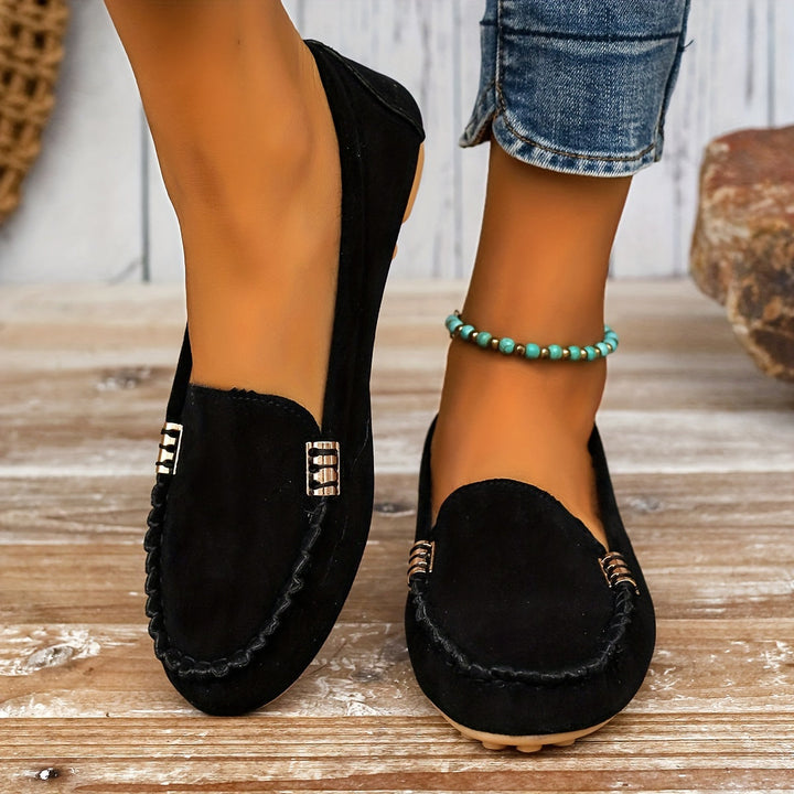 Damesschoenen – Ronde Teen & Metalen Accent