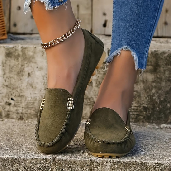 Damesschoenen – Ronde Teen & Metalen Accent