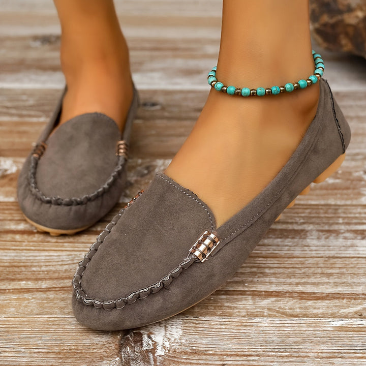 Damesschoenen – Ronde Teen & Metalen Accent