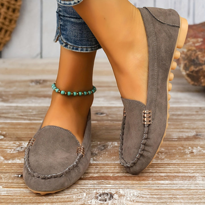 Damesschoenen – Ronde Teen & Metalen Accent