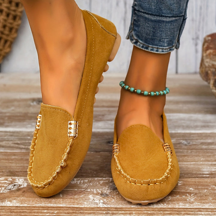 Damesschoenen – Ronde Teen & Metalen Accent