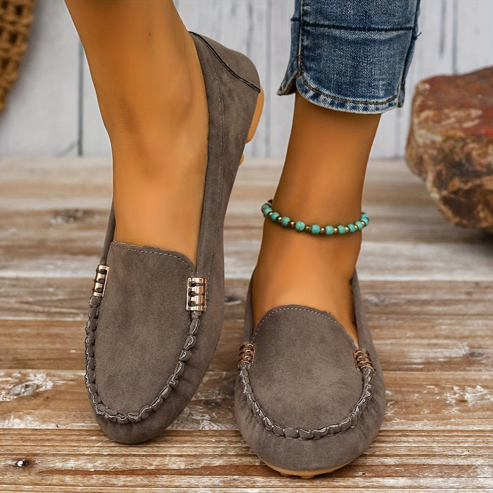 Damesschoenen – Ronde Teen & Metalen Accent