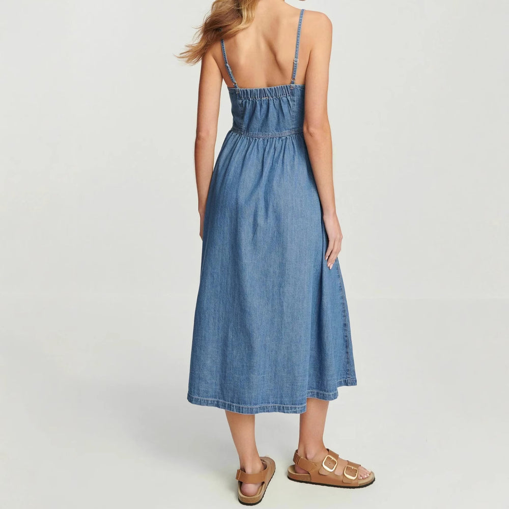 Denim Jurk – Knoopsluiting & Ruime Snit