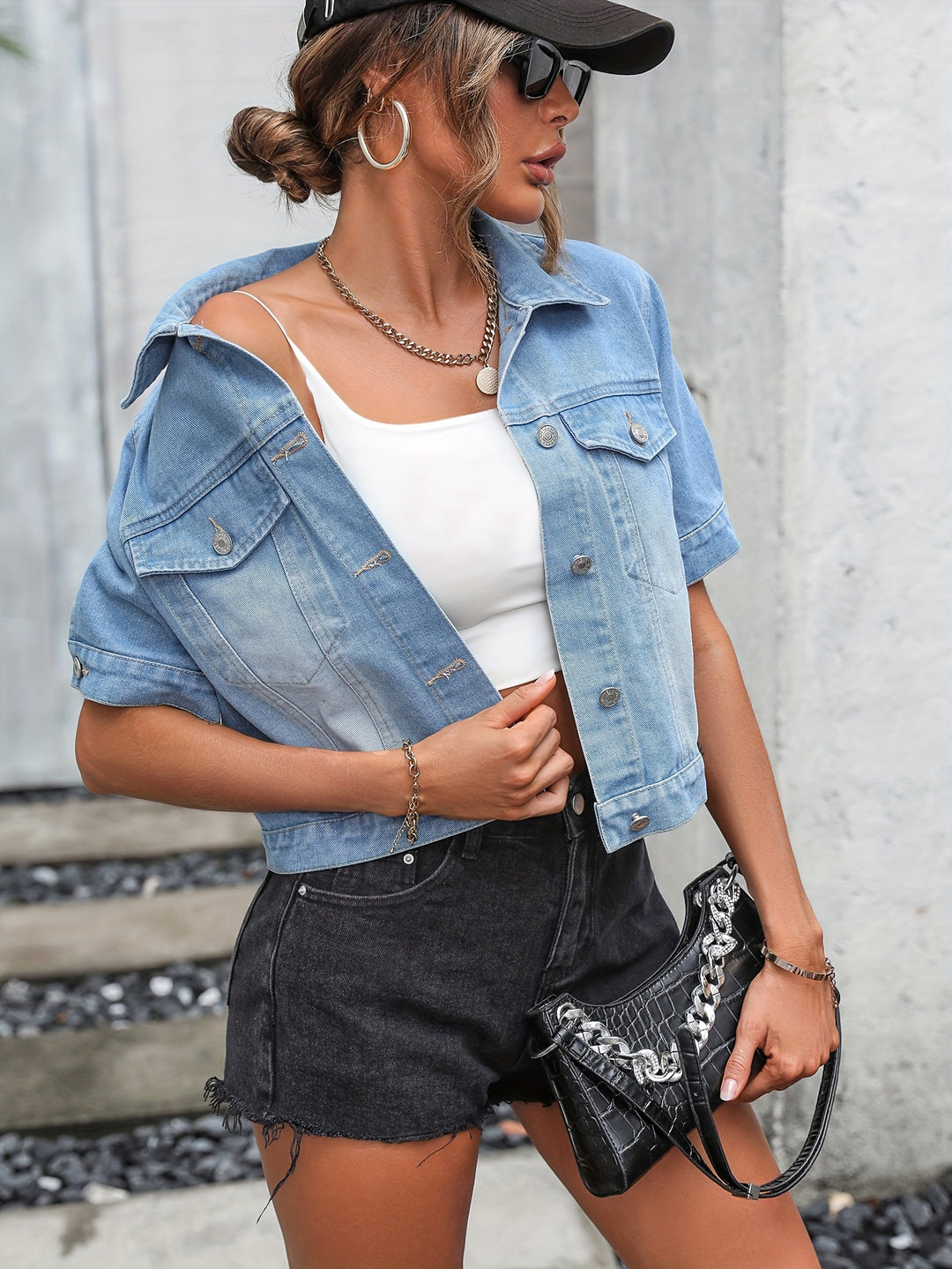 Effen denim jas - klepzakken & knoopsluiting