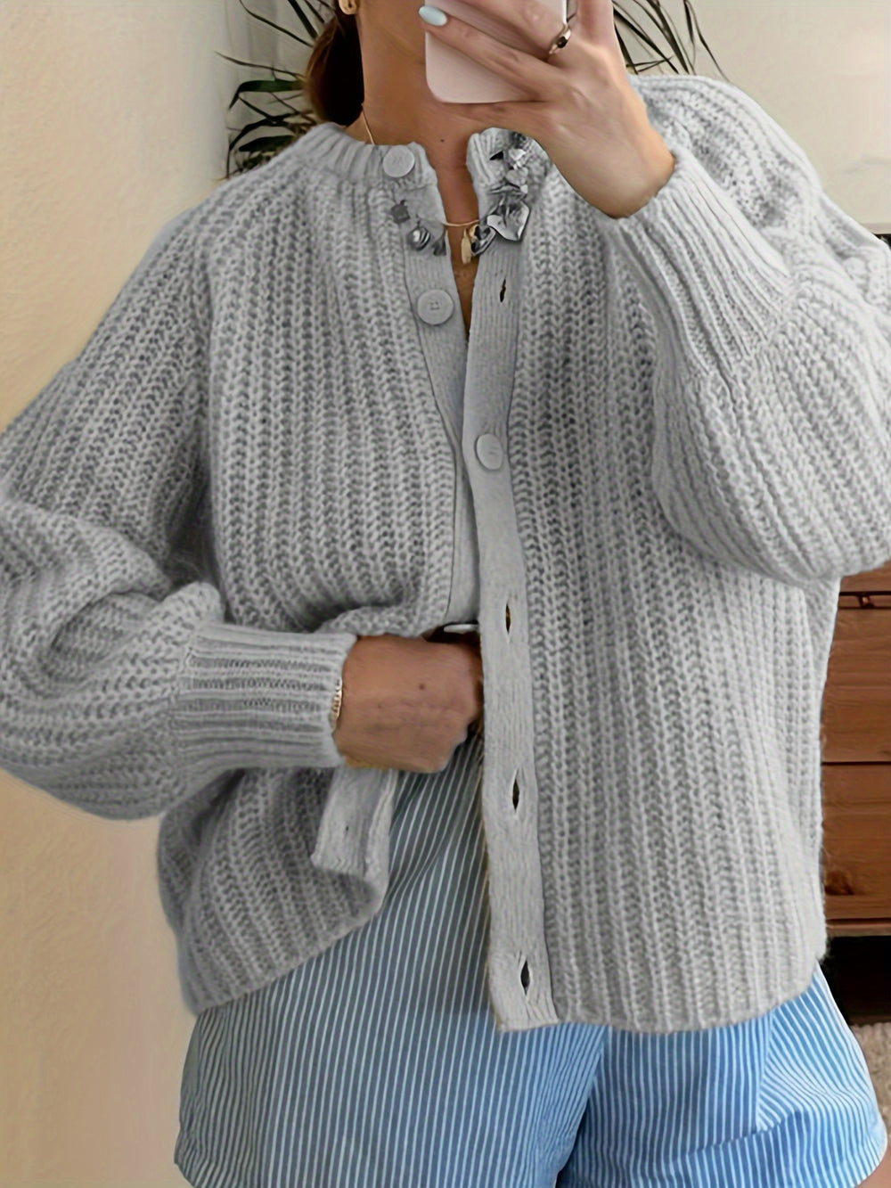 Gebreide Cardigan – Knoopsluiting & Lange Mouwen