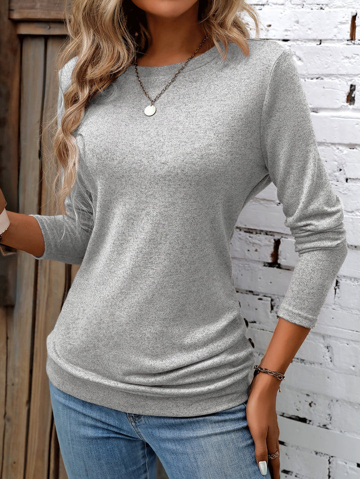 Gebreide Top – Ronde Hals & Knoopdetail voor Gemak