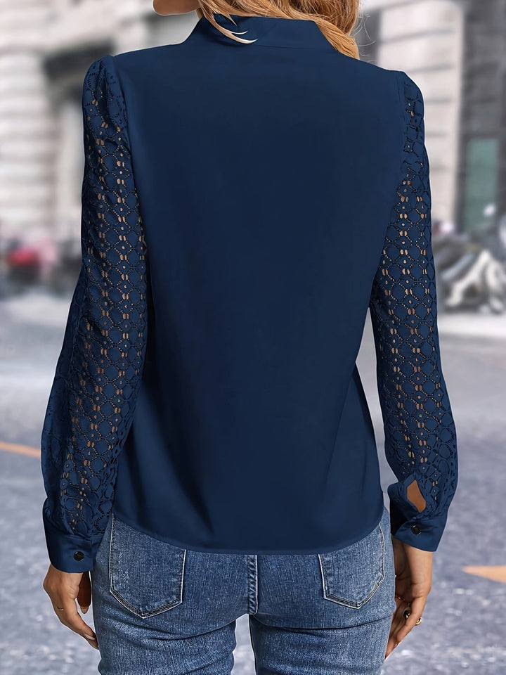 Geknotte Hals Blouse - Kantdetail en Lange Mouwen Ontwerp