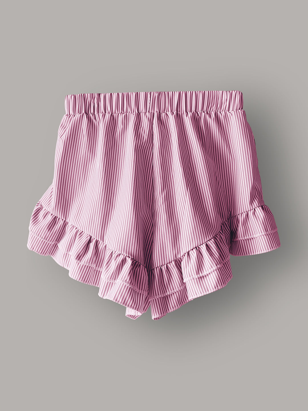 Gestreept Shirt en Ruches Shorts – Luchtig Ontwerp en Comfortabele Pasvorm