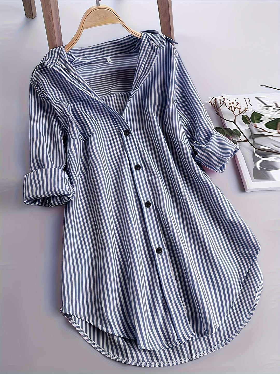 Gestreepte Shirt Met Knopen Vooraan - Curved Hem & Lange Mouwen