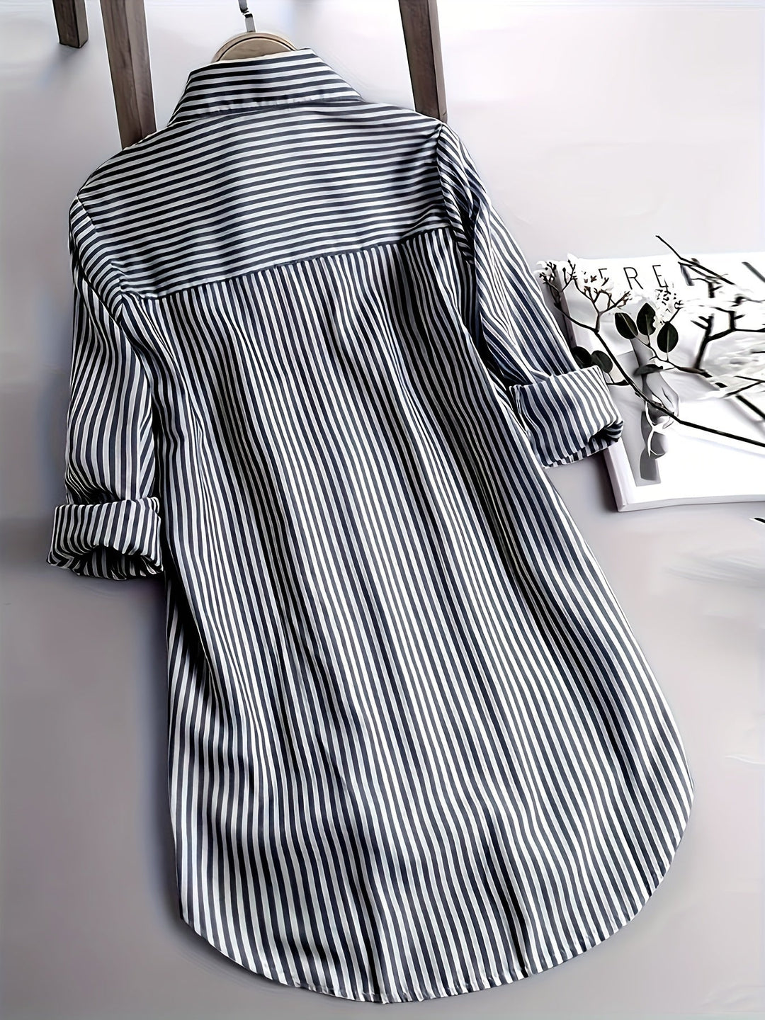 Gestreepte Shirt Met Knopen Vooraan - Curved Hem & Lange Mouwen