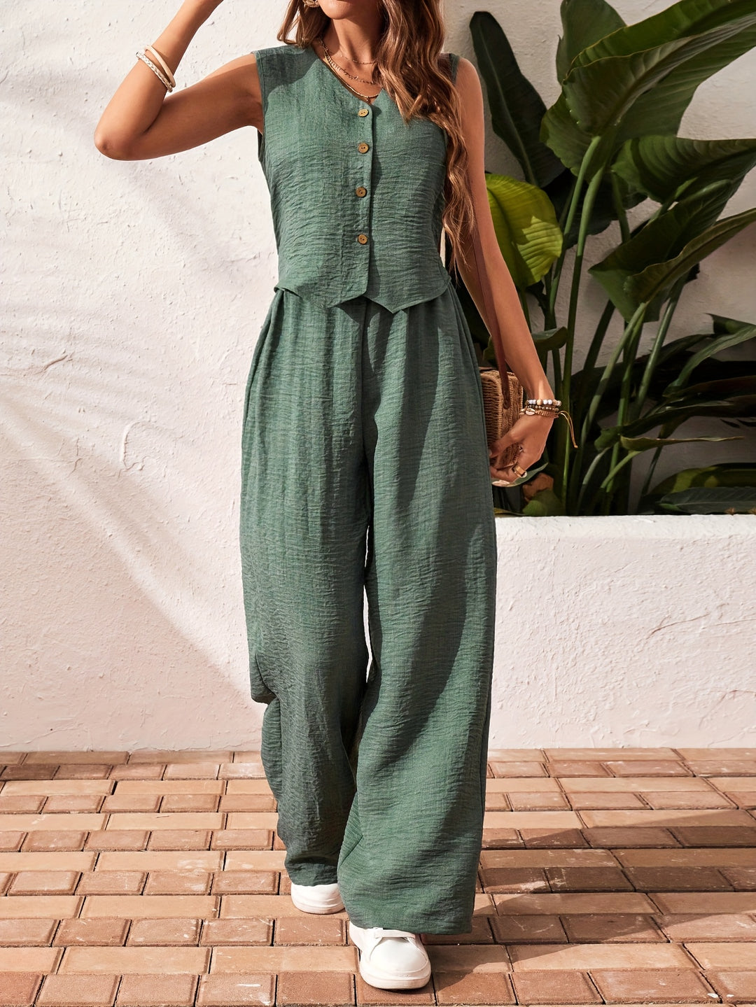 Jumpsuit – Mouwloos Ontwerp & Wijde Pijpenbroek