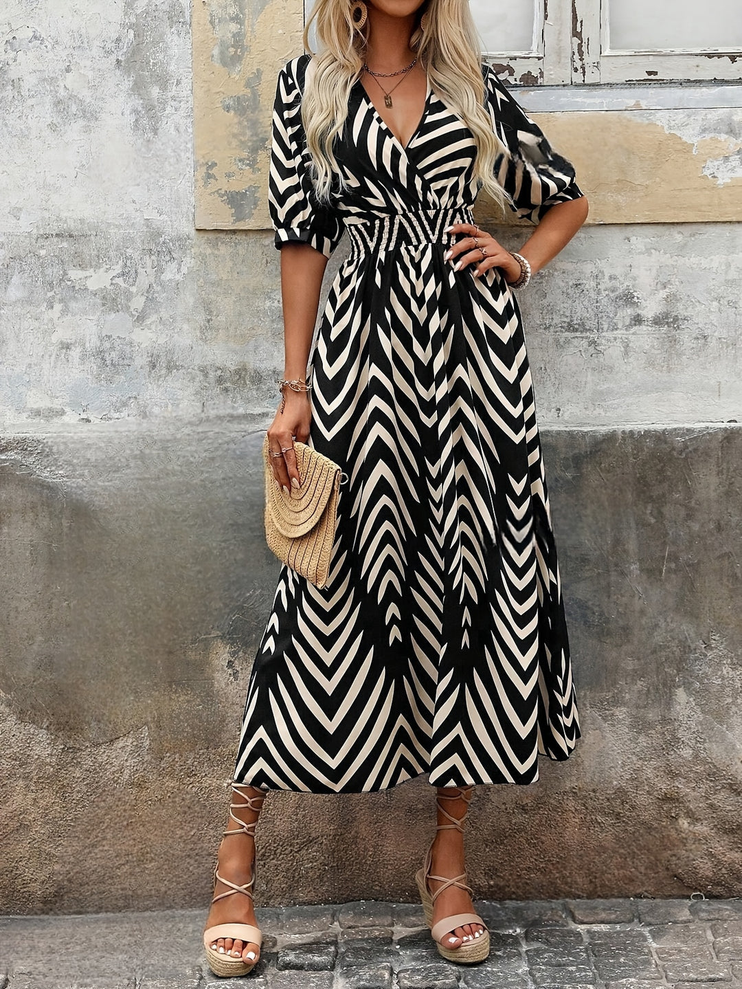Jurk – Asymmetrische Vorm & Flared Zoom voor Beweging