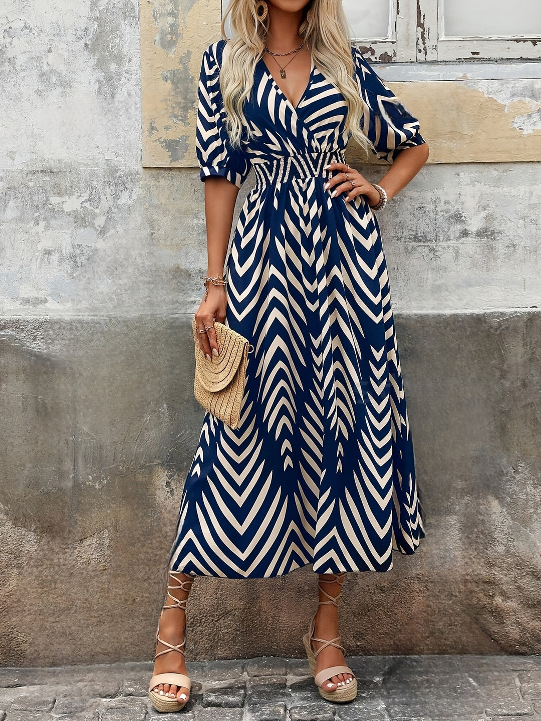 Jurk – Asymmetrische Vorm & Flared Zoom voor Beweging