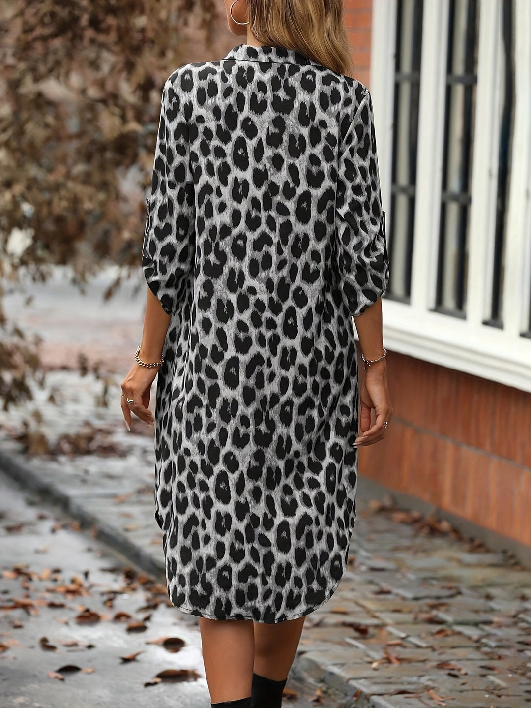 Jurk met Luipaardprint - Knoopsluiting & Oprolmouwen