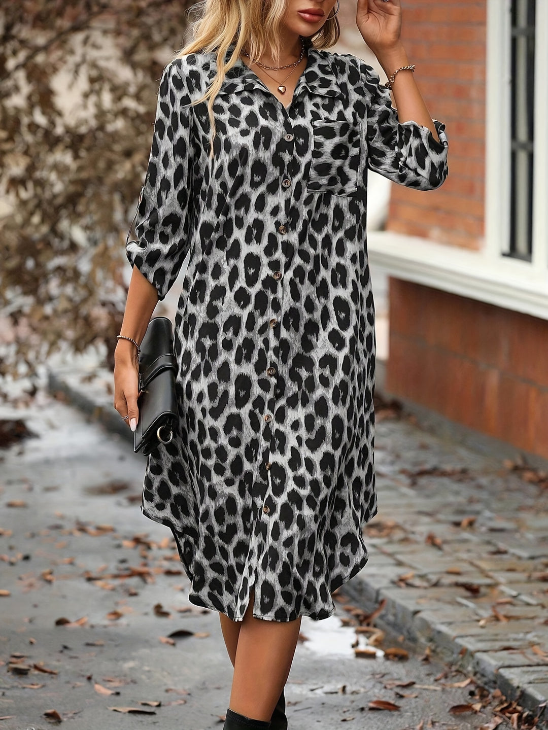Jurk met Luipaardprint - Knoopsluiting & Oprolmouwen