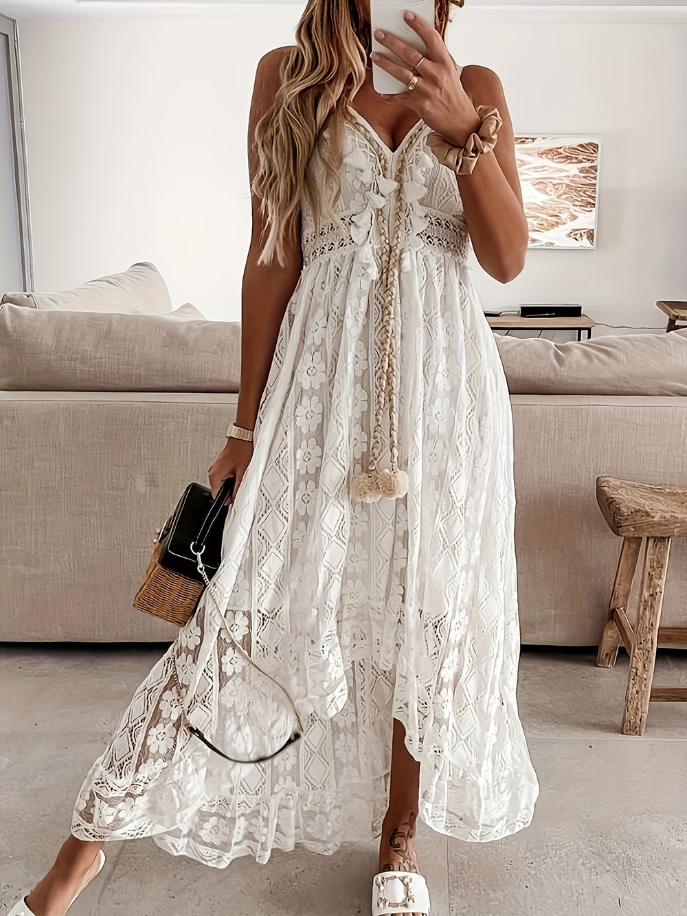 Kant Maxi Jurk – Off-Shoulder Ontwerp & Bloemenpatroon