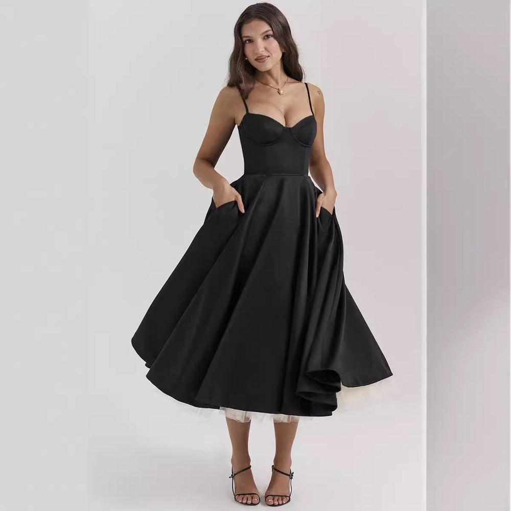Katoen-Polyester Sling Jurk – Dubbel Laag & Uitlopende Zoom