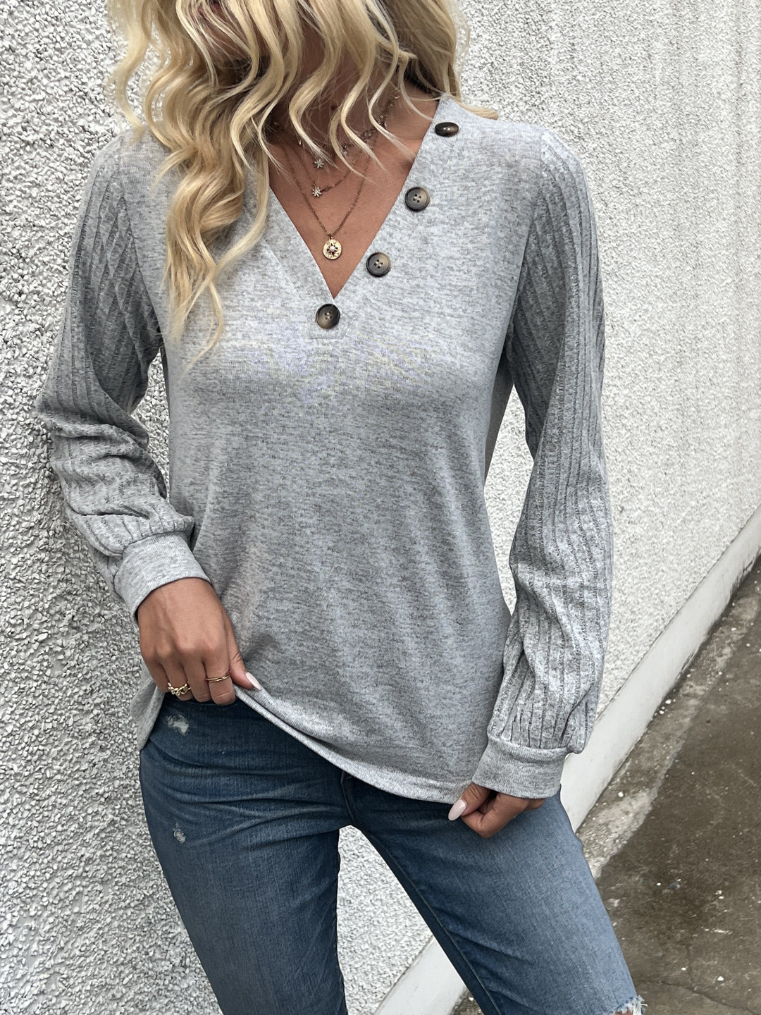 Katoen-Polyester T-shirt – V-hals & Knoopsluiting