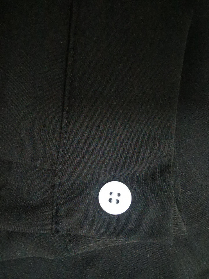 Knop Voor Shirt - Opgerolde Mouwen & Klassieke Kraag