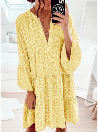 Leopard Print V-Hals Laagjes Jurk - Grote Swing Rok & Trompet Mouwen