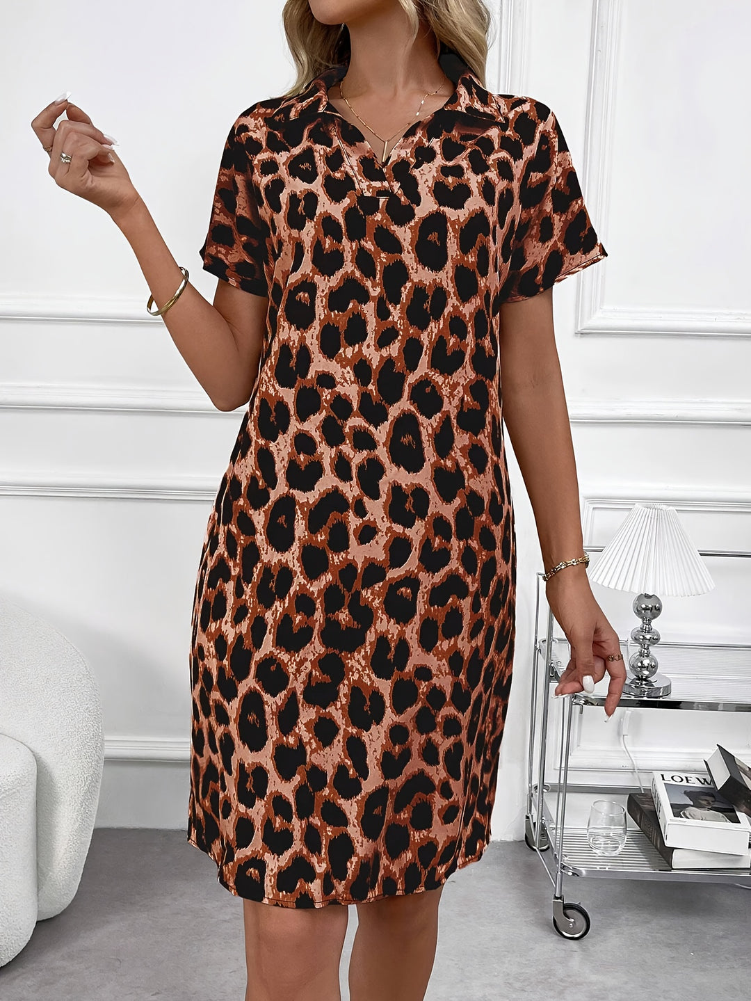 Leopardprint Jurk – Batwing Mouwen & V-hals Ontwerp
