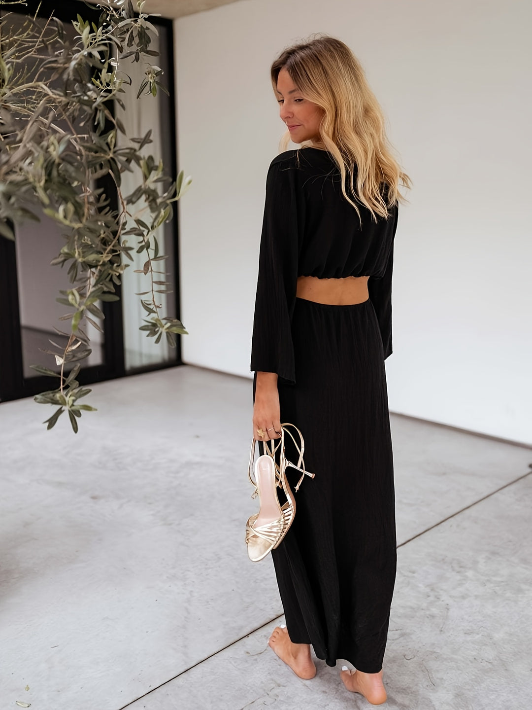 Midi Jurk – V-Hals & Taille Uitkering Met Ring Detail