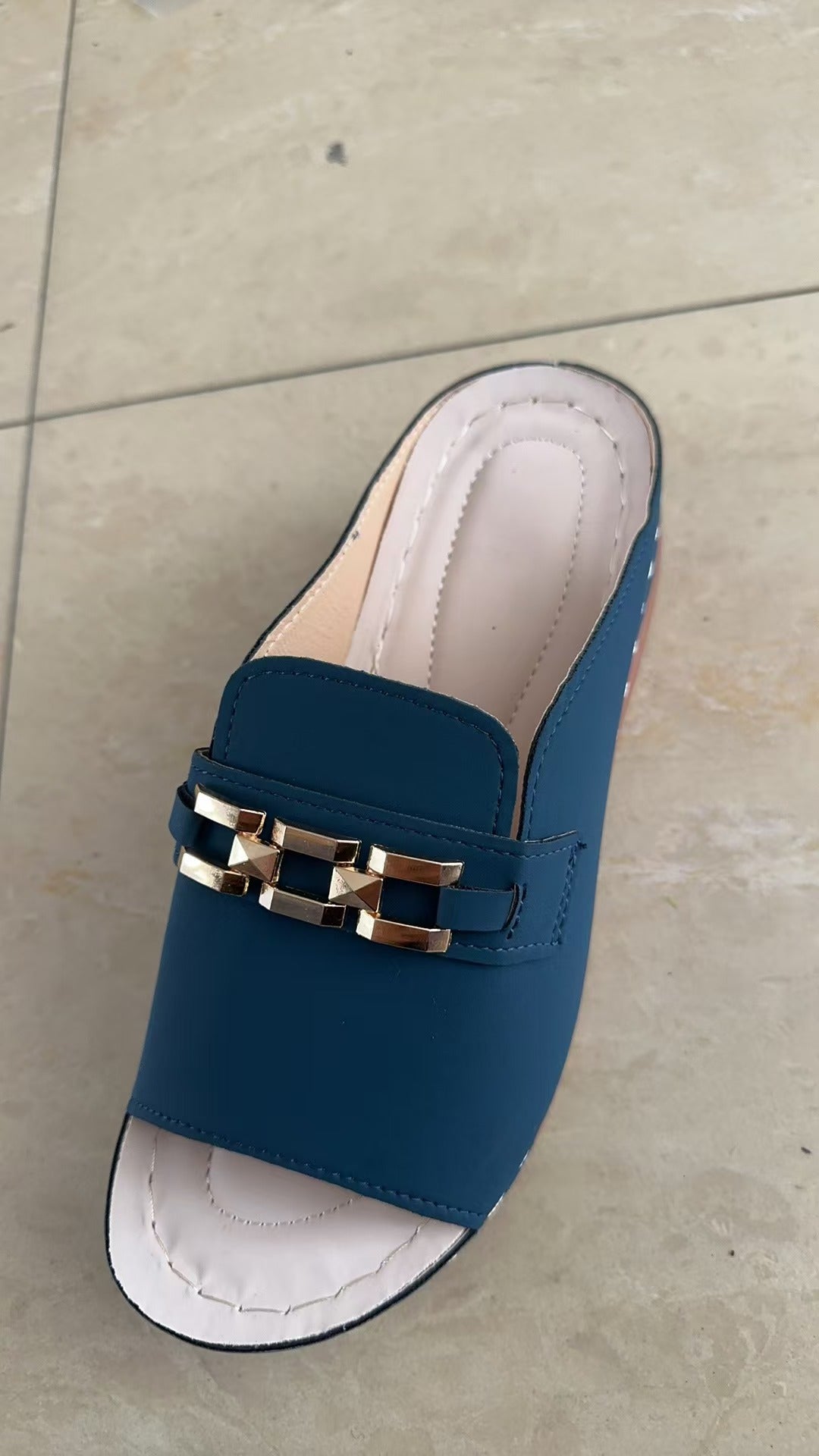 Platform Slippers – Visvormige Teen & Flexibele Zool